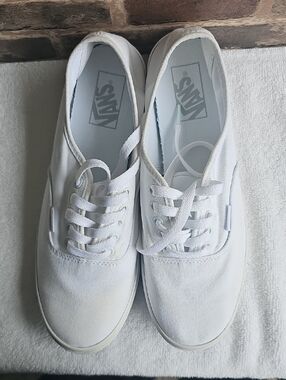 Vans  Unisex All-White Canvas Low Profile Sneaker